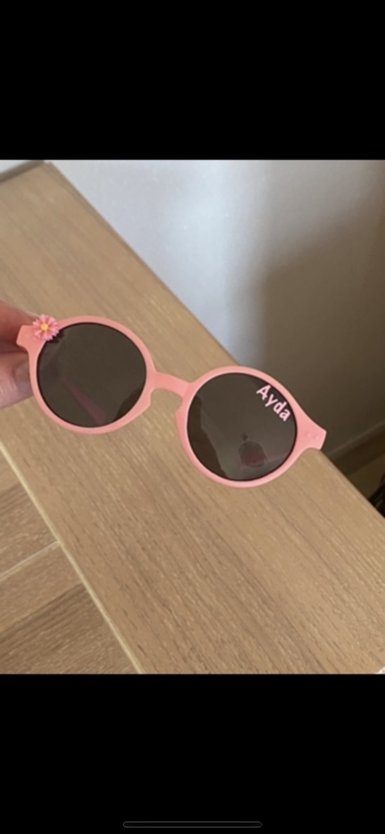 Baby sunglasses with detachable strap